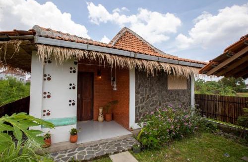 Depok Cabin | Breeze and Blossom Cottage Maguwo