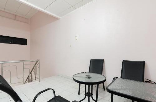 Bogor Tengah Hotel | RedDoorz at Terus Manis Suryakencana