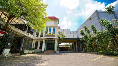 Arjosari Hotel | Tripletree Novon Family Hotel