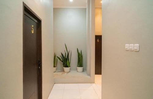Lawang Hotel | RedDoorz near Wisata Paribendo Lawang