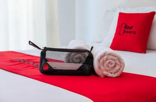 Tanjung Pinang Hotel | RedDoorz near Puskesmas Sei Jang Tanjung Pinang