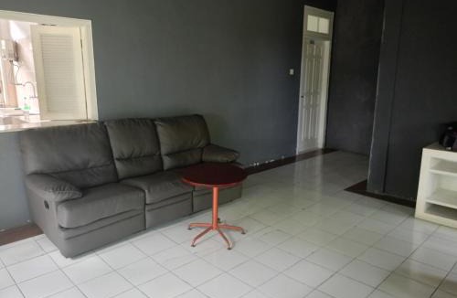 Batu Bolong House | Casavina residen kubu manyar 201