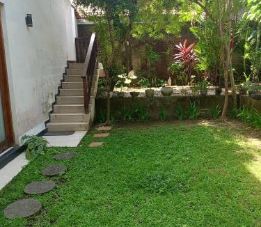 Batu Bolong House | Casavina residen kubu manyar 201