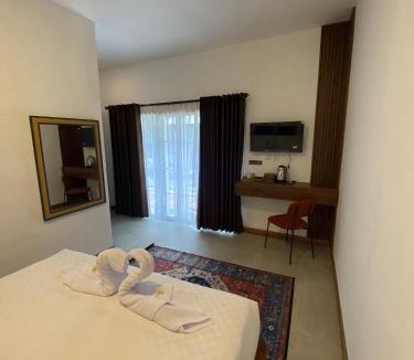 Patrang Hotel | Taman Daun Homestay