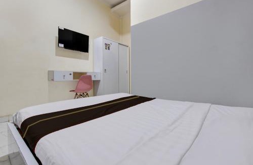 Surakarta Hotel | OYO 94919 Nay Guesthouse Dan Kost