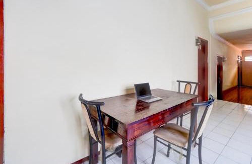 Blitar Hotel | OYO 94818 Sabina House Syariah