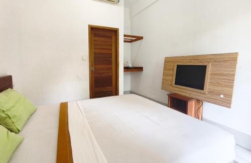 Senggigi House | BC Inn near Senggigi Harbour RedPartner