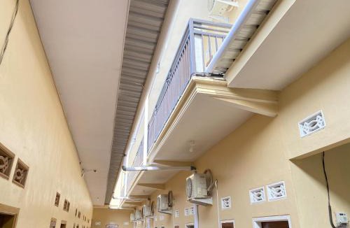 Pasuruan Hotel | RedDoorz near Terminal Baru Pasuruan