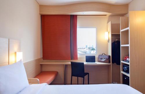 Gambir Hotel | Ibis Jakarta Harmoni