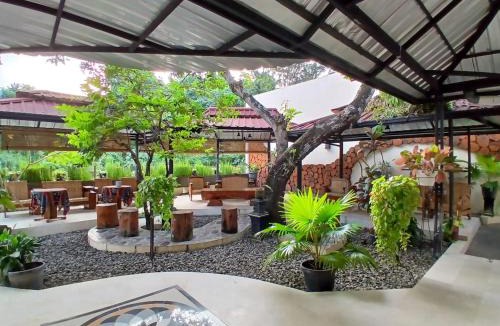 Klaten Selatan Hotel | RedDoorz at Ndalem Eyyang Syariah Stasiun Klaten