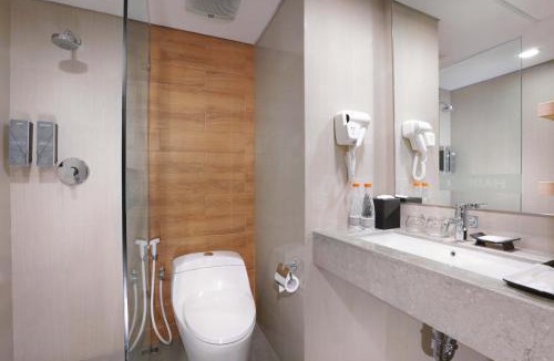 East Jakarta Hotel | Harper MT Haryono by ASTON