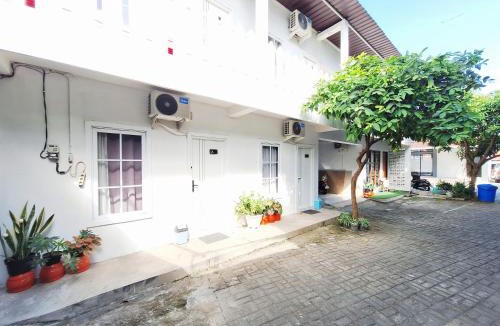 Wates Hotel | Niti Stay Syariah near Stasiun Wates RedPartner