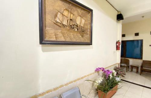 Sidoarjo Hotel | Wisma Kartini Syariah near Alun Alun Sidoarjo RedPartner