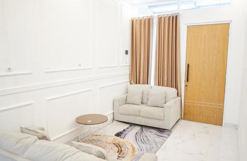 Ngaglik House | Griya Mahoni Palagan Homestay Jogja
