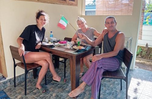 Bayan House | Rumah Kawan Homestay and Trekking