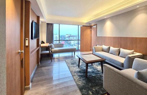 Central Yogyakarta Hotel | The Malioboro Hotel & Conference Center