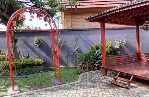 Parongpong Villa | Villa Stroberry Room 1