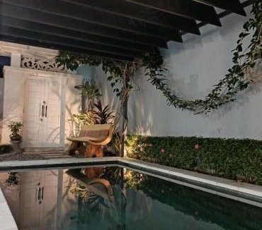 Dencarik Villa | Aroha Villa