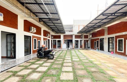 Kediri Hotel | RedDoorz Syariah at Jl Veteran Kediri