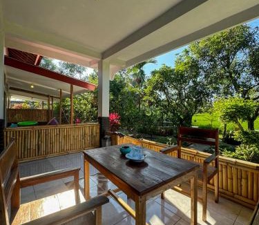 Kecamatan Praya Barat Daya House | Tiara Homestay