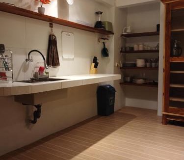 Rote Island Apartment | Tiky Nemberala
