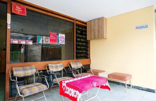 Central Yogyakarta Hotel | RedDoorz Syariah at Omah Pathok Malioboro