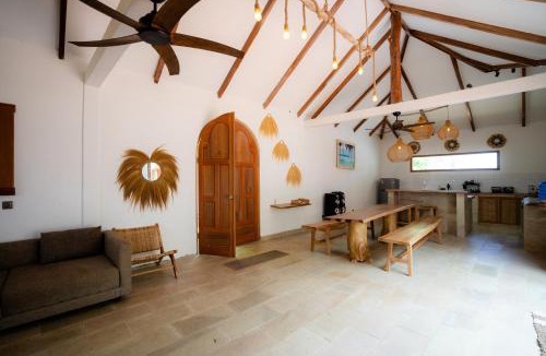Katiet House | Lances right Surfhouse