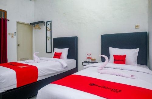 Klaten Selatan Hotel | RedDoorz near Alun Alun Klaten
