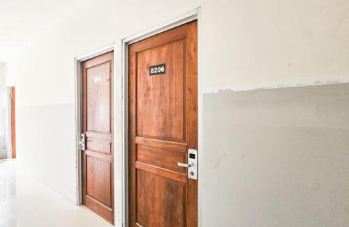 Surabaya Hotel | RedDoorz Near Mulyosari