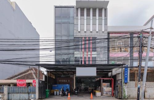 Kebon Kacang House | RedDoorz Plus near Grand Indonesia Jakarta