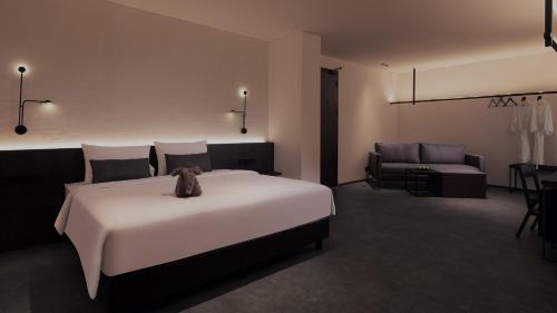 Semarang Hotel | REZ Hotel Semarang