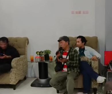 Surabaya Hostel | Rubikz Hostel & Cafe