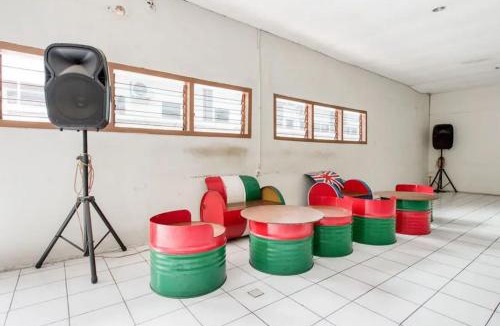 Gresik Hotel | RedDoorz Plus near Galaxy Mall