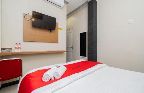 Pare Hotel | RedDoorz near Kampung Inggris Pare