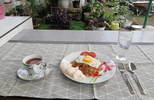 Bukittinggi Bed & Breakfast | Bungo Bed & Breakfast Workation