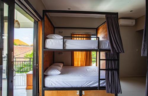 Batu Bolong Hostel | What The Duck Backpackers