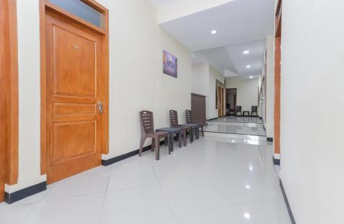 Ngaglik Hotel | RedDoorz at WR Supratman Batu