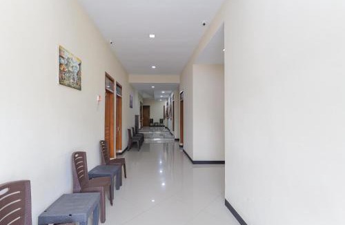 Ngaglik Hotel | RedDoorz at WR Supratman Batu