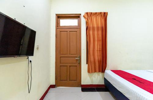 Jakarta Utara Hotel | RedDoorz near Kelapa Gading