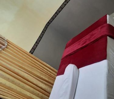Kalipuro Bed & Breakfast | HALFWAY House