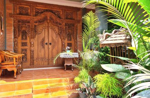Yogyakarta House | Ndalem Suryo Saptono Guest House