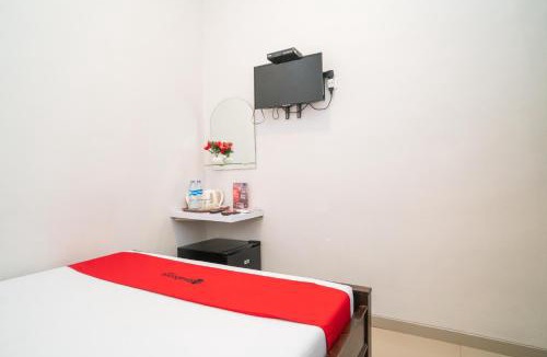 Surabaya Hotel | RedDoorz at MERR Rungkut Jl Gunung Anyar