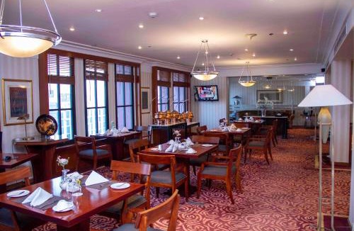 Gambir Hotel | Redtop Hotel & Convention Center