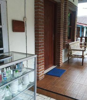 Borobudur House | Penginapan Homestay Mudiyono Syari'ah