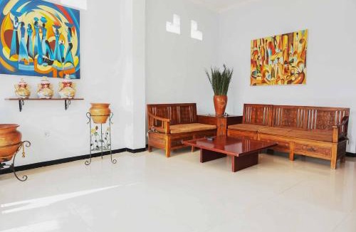 Malang Hotel | RedDoorz near Velodrome Malang 2
