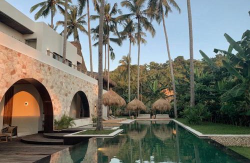 Nihiwatu Resort | Alamayah Boutique Retreat Hotel