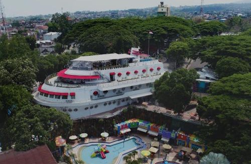 Dinoyo Hotel | Kapal Garden Hotel at Rekreasi Sengkaling