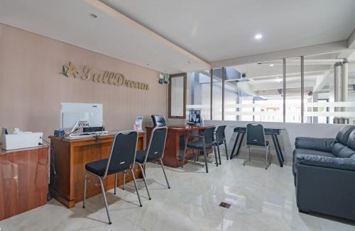 West Cirebon Hotel | RedDoorz Plus @ Cirebon City Center