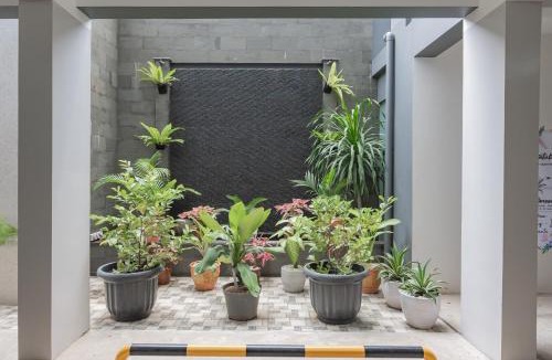 West Cirebon Hotel | RedDoorz Plus @ Cirebon City Center
