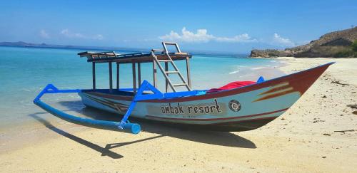Jerowaru Hotel | Ombak Resort at Ekas , a luxury surf and kite destination, Close to Inside Ekas beach